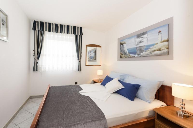 Apartments Luka - Trogir, Marina 150M From The Beach Exterior photo