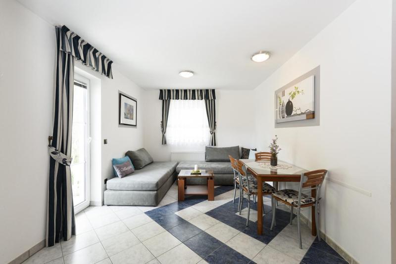 Apartments Luka - Trogir, Marina 150M From The Beach Exterior photo